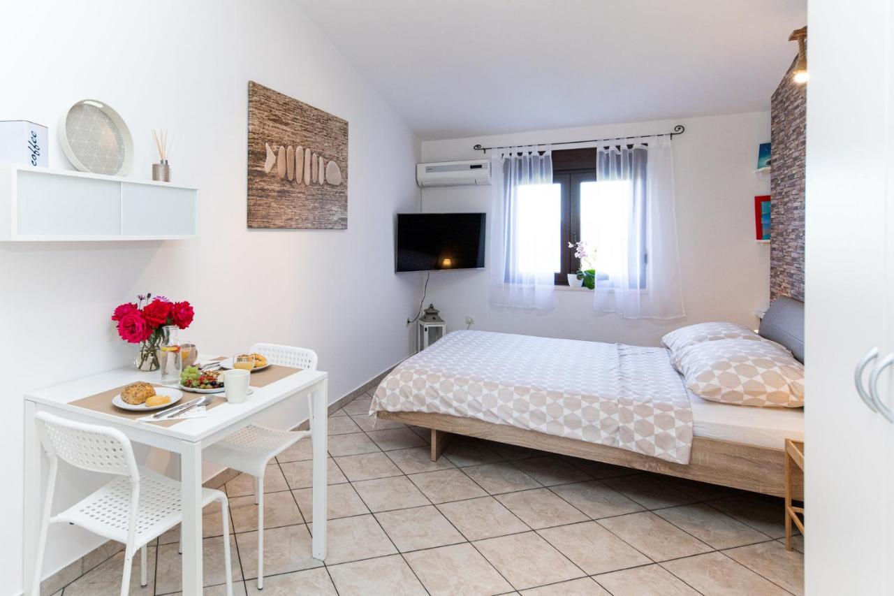 Ananas Apartments ツリクヴェニツァ エクステリア 写真