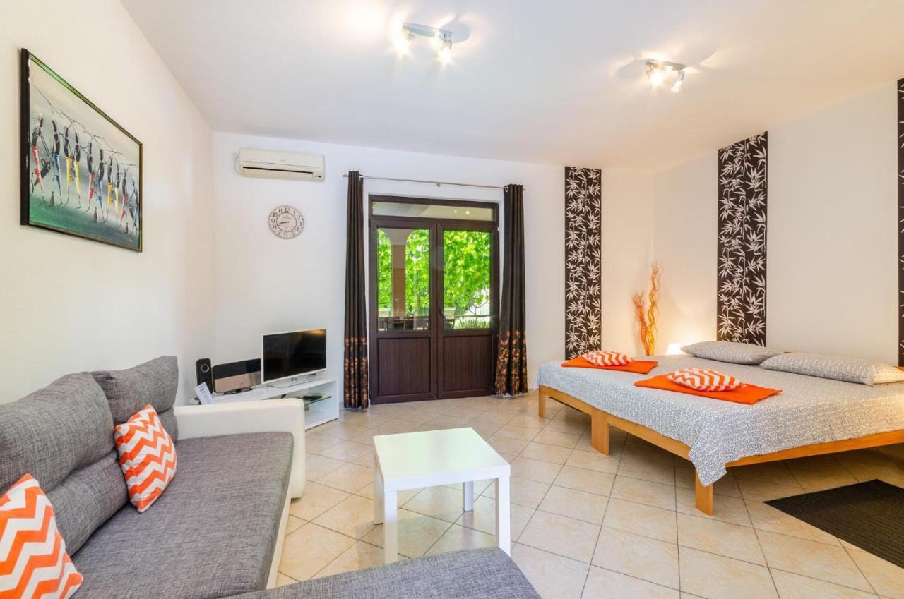 Ananas Apartments ツリクヴェニツァ エクステリア 写真